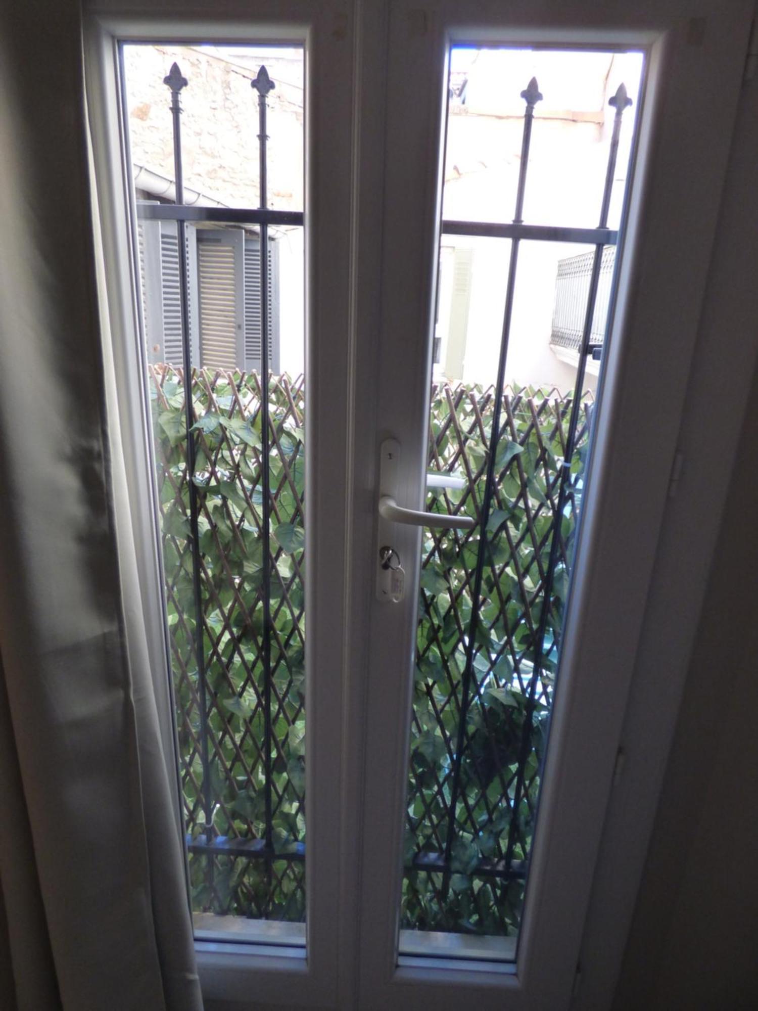 Saëns 2-T4 de plein pied avec balcon - Garage privé optionnel - Centre historique et plages à 16km ! Béziers Exterior foto