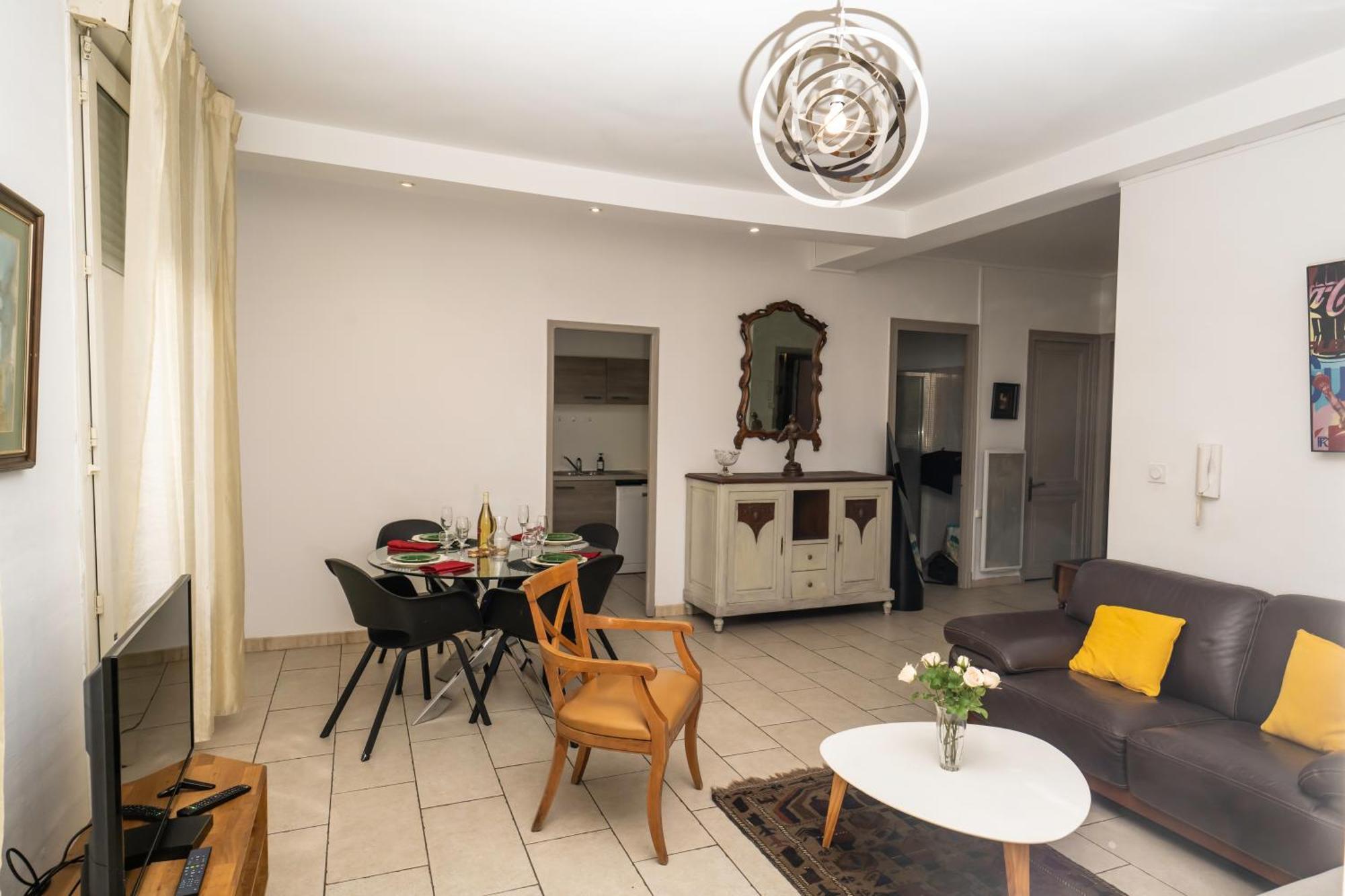 Saëns 2-T4 de plein pied avec balcon - Garage privé optionnel - Centre historique et plages à 16km ! Béziers Exterior foto
